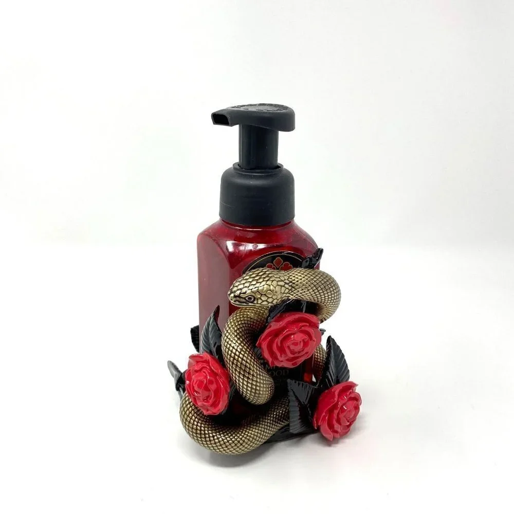 Bath & Body Works Snake And Roses Soap Holder NWT Halloween Gothic